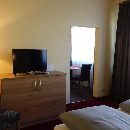 Hotel Konradp Holzkirchen Otel Holzkirchen (Miesbach)